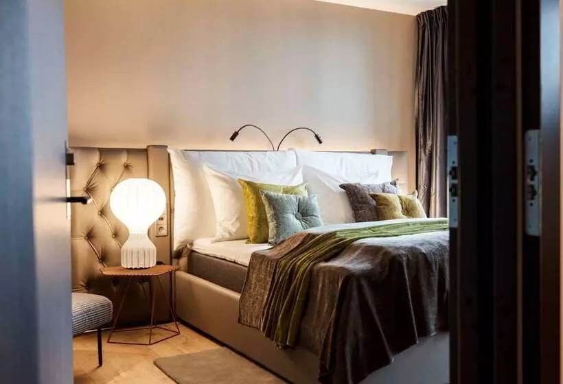 سوییت, Clarion Hotel The Hub