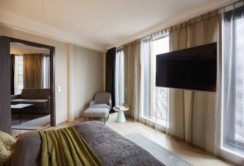 سوییت, Clarion Hotel The Hub