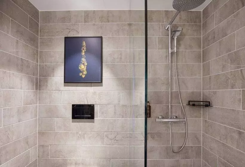 اتاق استاندارد با چشم‌انداز شهر, Clarion Hotel The Hub