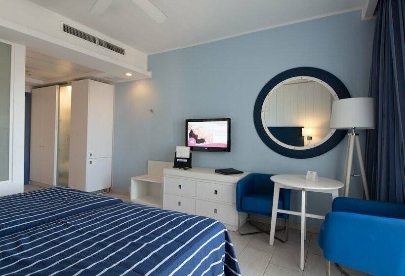 اتاق استاندارد با چشم‌انداز دریا, Db Seabank Resort + Spa All Inclusive