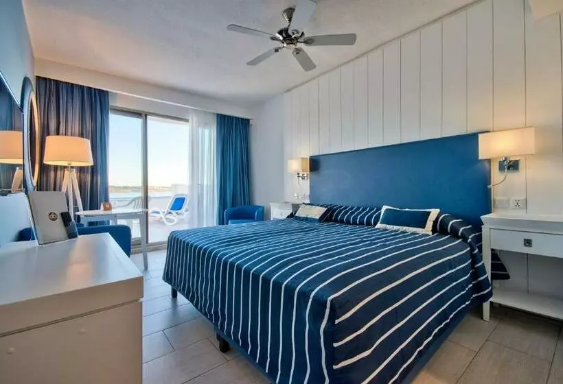 اتاق استاندارد با تراس و چشمانداز دریا, Db Seabank Resort + Spa All Inclusive