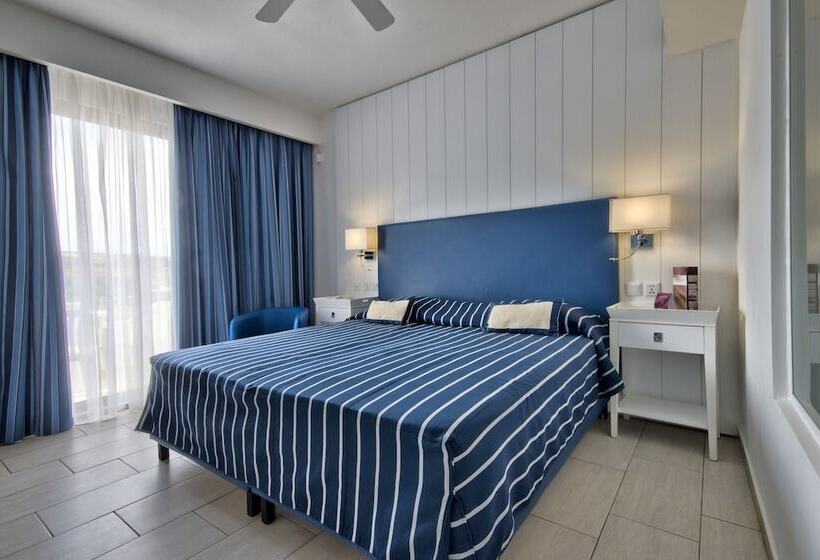 اتاق استاندارد با چشم‌انداز استخر, Db Seabank Resort + Spa All Inclusive