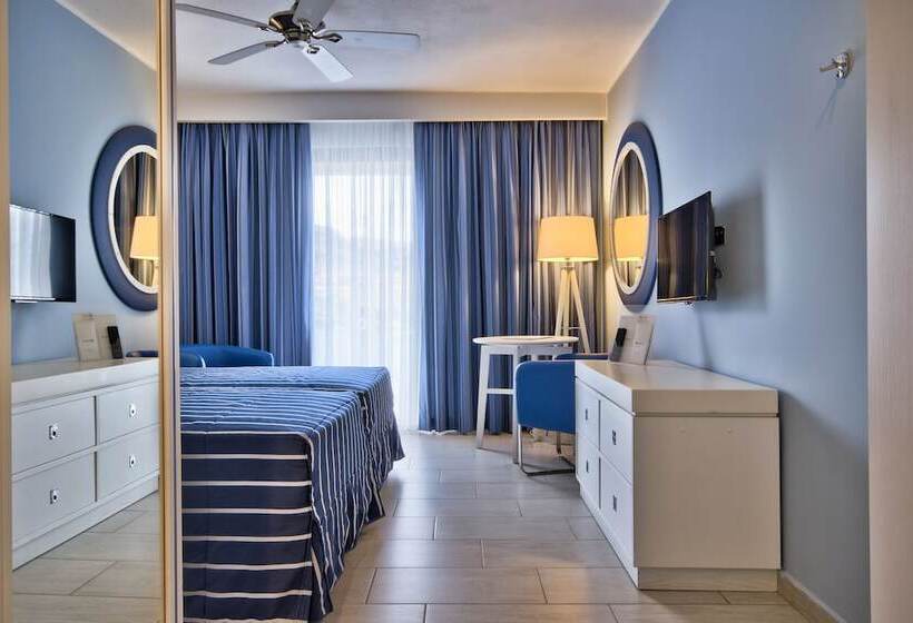 اتاق استاندارد با چشم‌انداز استخر, Db Seabank Resort + Spa All Inclusive