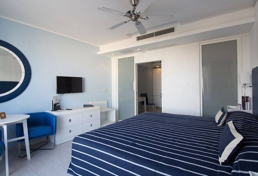 اتاق استاندارد با چشم‌انداز استخر, Db Seabank Resort + Spa All Inclusive