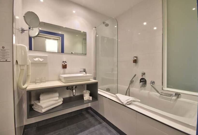 اتاق استاندارد با چشم‌انداز استخر, Db Seabank Resort + Spa All Inclusive
