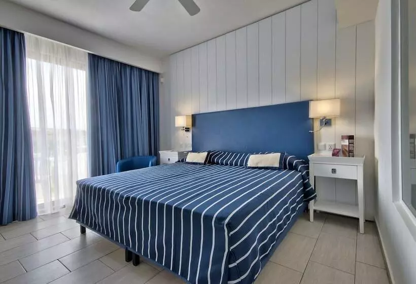 اتاق استاندارد با چشمانداز استخر, Db Seabank Resort + Spa All Inclusive