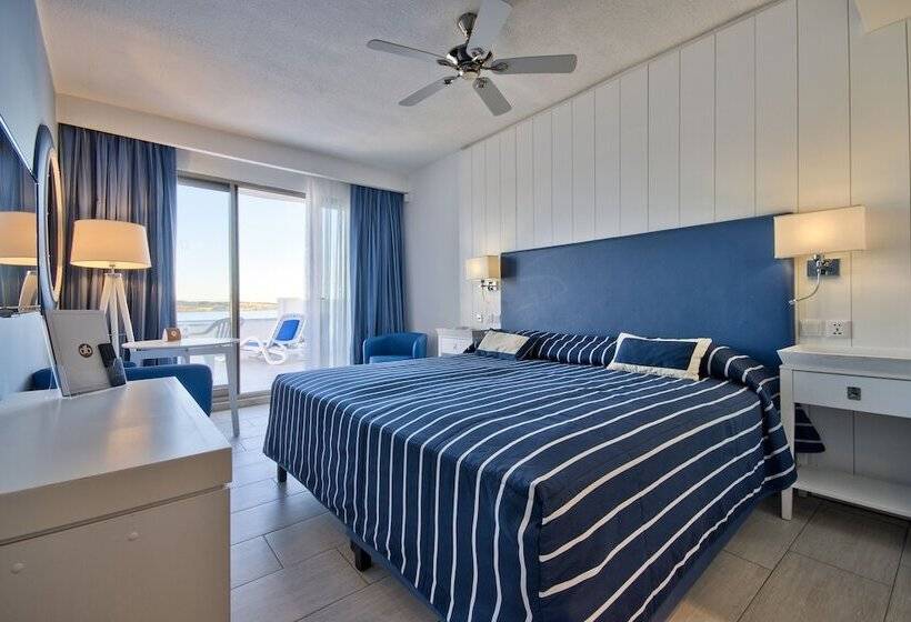 اتاق استاندارد با تراس و چشم‌انداز دریا, Db Seabank Resort + Spa All Inclusive