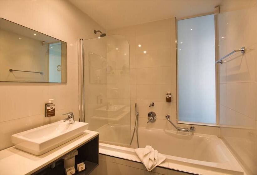 اتاق استاندارد با تراس و چشم‌انداز دریا, Db Seabank Resort + Spa All Inclusive