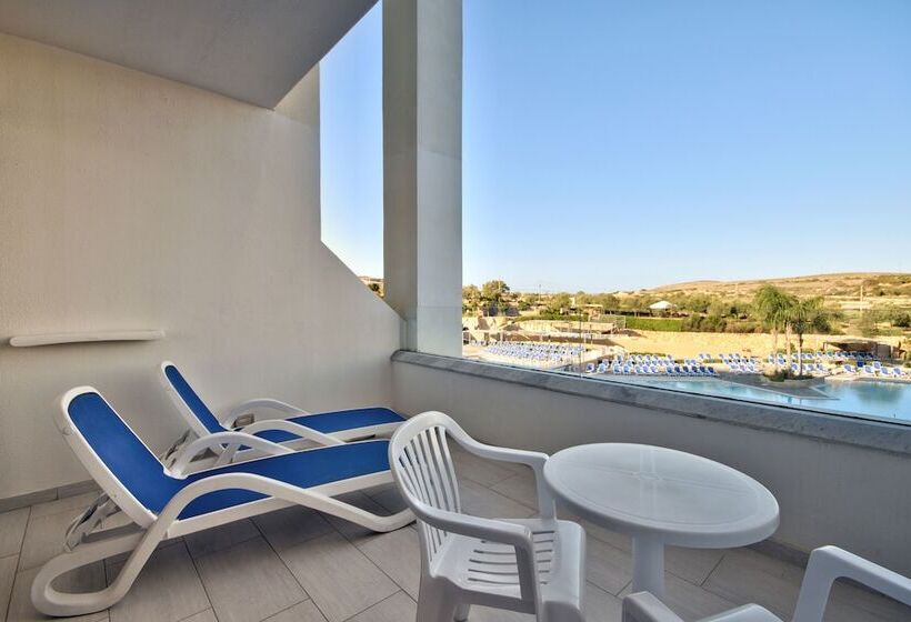 اتاق استاندارد با چشم‌انداز استخر, Db Seabank Resort + Spa All Inclusive