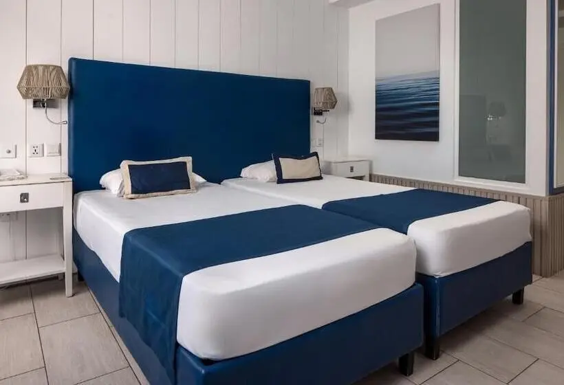 اتاق استاندارد با چشم‌انداز استخر, Db Seabank Resort + Spa All Inclusive