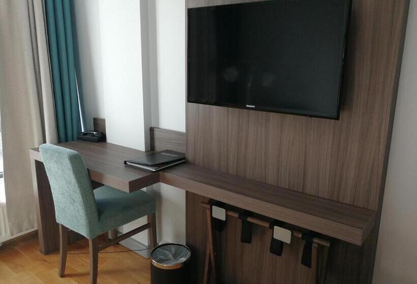 Номер Superior, Dombås
