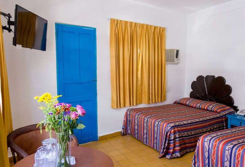 Habitació Triple Estàndard, Encino Malecon Centro Puerto Vallarta