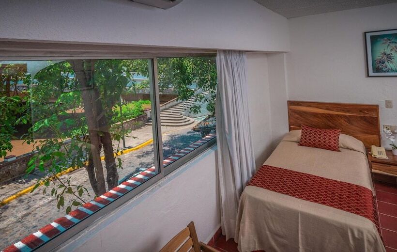 غرفة قياسية ثلاثية, Encino Malecon Centro Puerto Vallarta