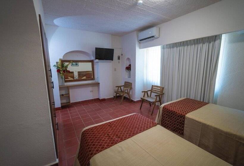 Habitació Triple Estàndard, Encino Malecon Centro Puerto Vallarta