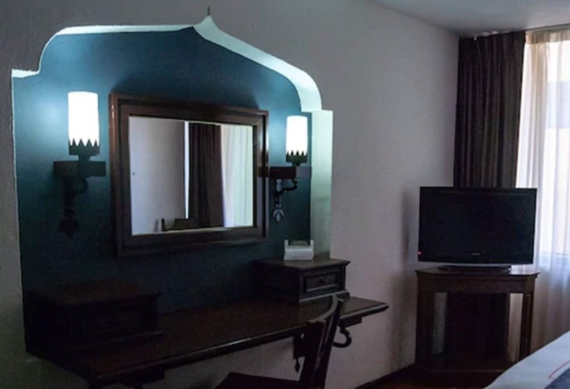 Chambre Supérieure, Fenix