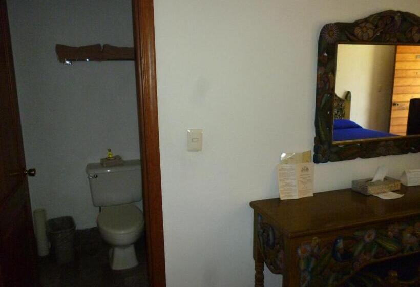 סוויטת ג'וניור, Hacienda