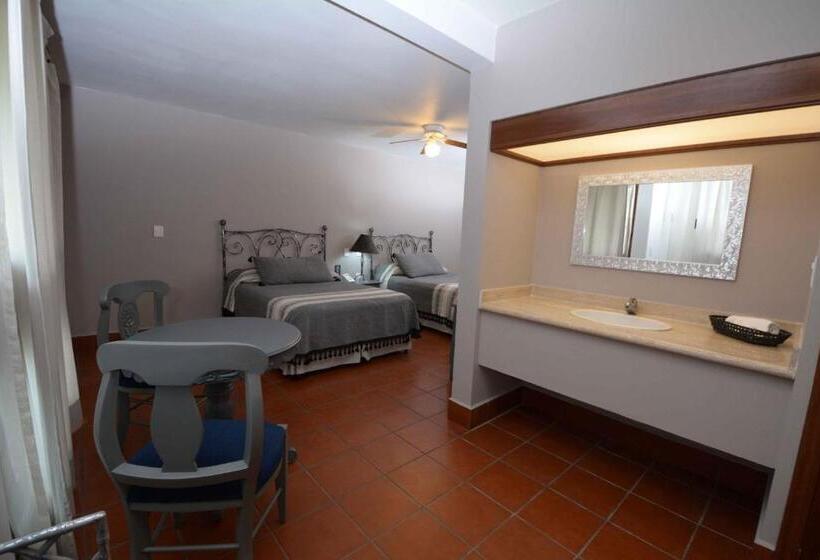 סוויטת ג'וניור, Hacienda