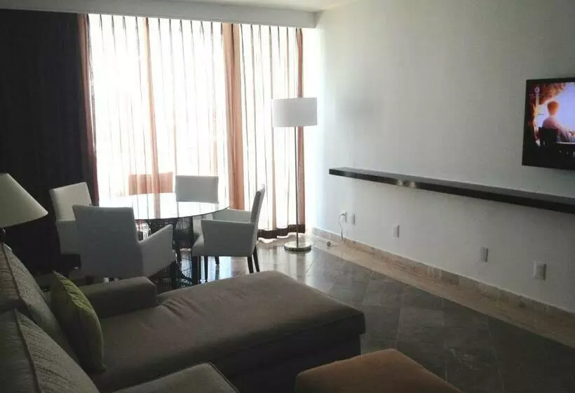 سوییت خانوادگی, Krystal Grand® Cancún - All Inclusive