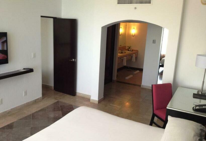 Family Suite, Krystal Grand Cancun - All Inclusive