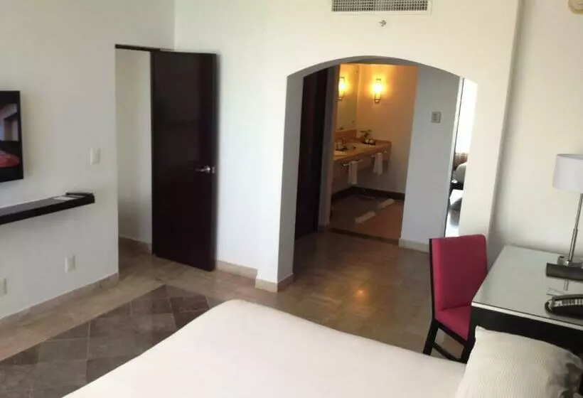 سوییت خانوادگی, Krystal Grand® Cancún - All Inclusive