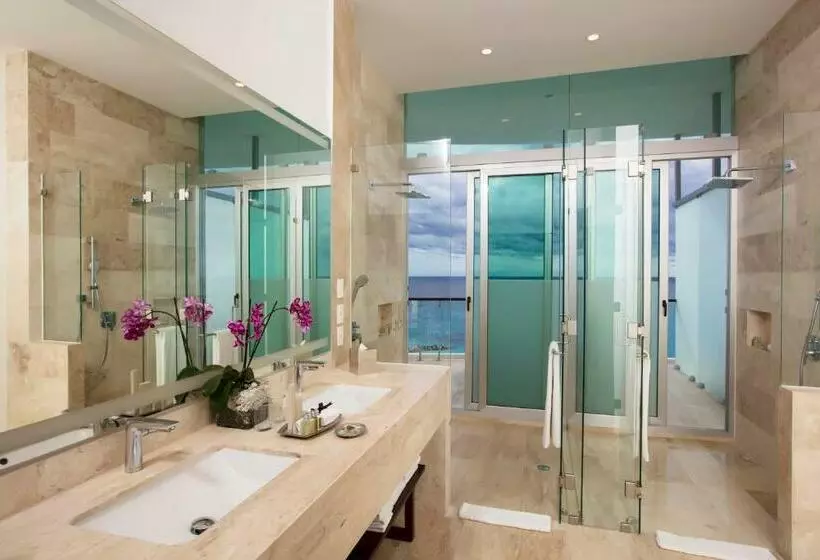 سوییت با چشم‌انداز دریا, Krystal Grand® Cancún - All Inclusive