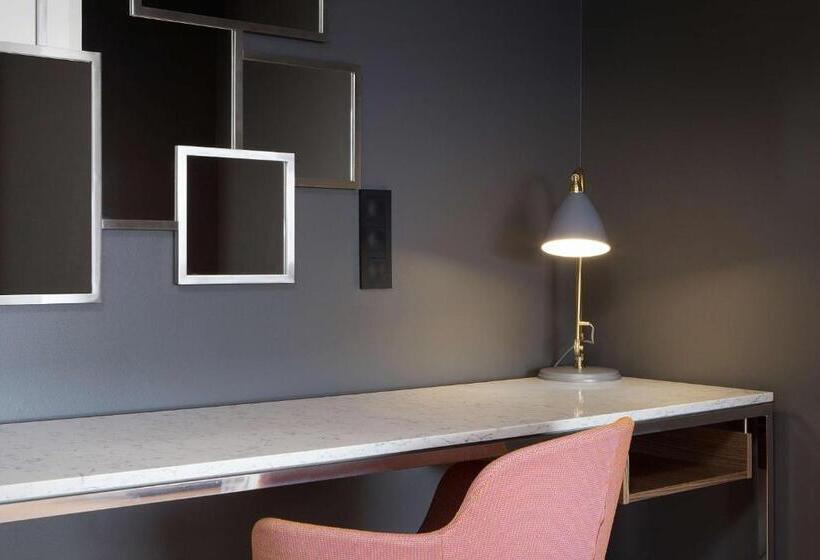 سوییت جونیور, Radisson Blu Scandinavia Hotel, Oslo