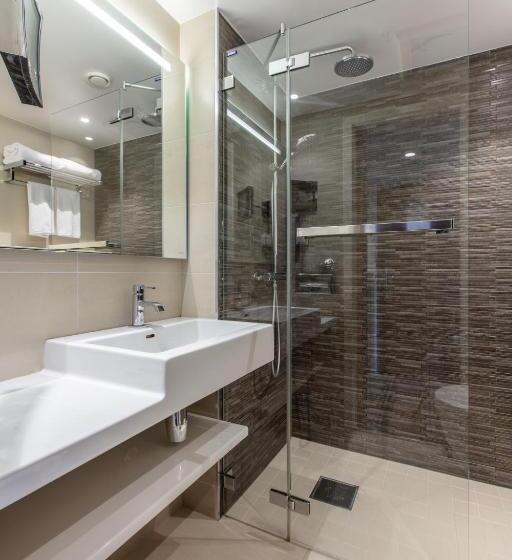 اتاق لوکس خانوادگی, Radisson Blu Scandinavia Hotel, Oslo