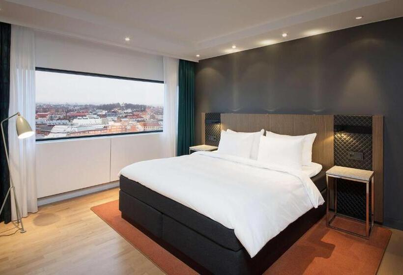 سوییت جونیور, Radisson Blu Scandinavia Hotel, Oslo