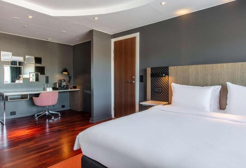 سوییت جونیور, Radisson Blu Scandinavia Hotel, Oslo