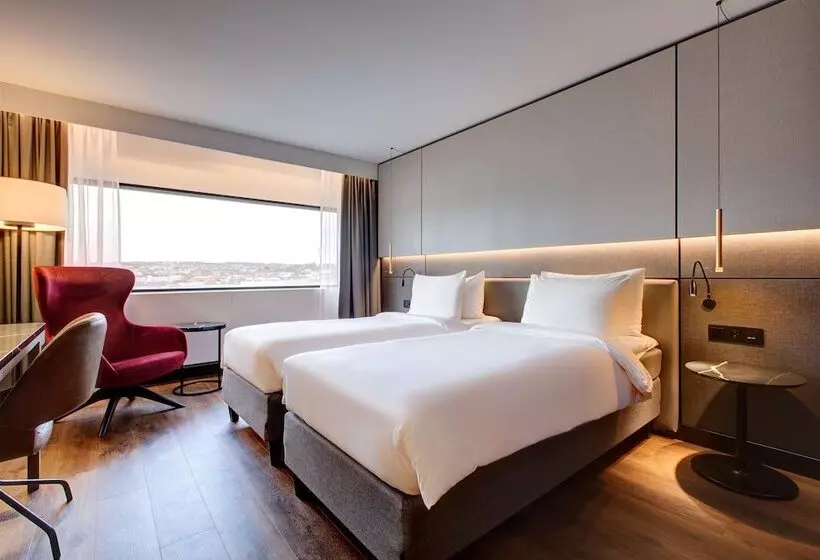 Premium Room City View, Radisson Blu Scandinavia Hotel, Oslo