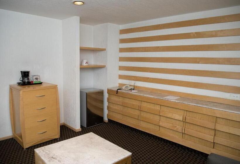 سوییت جونیور, Sevilla Palace