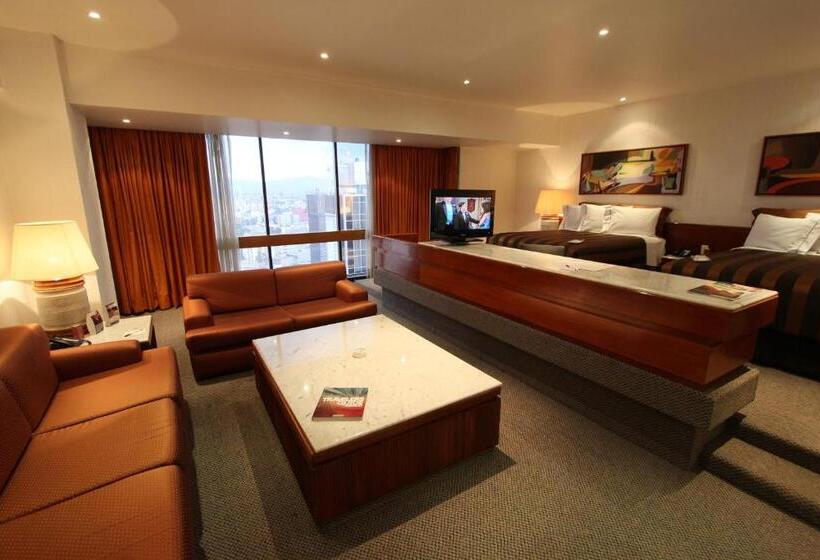 سوییت لوکس, Sevilla Palace