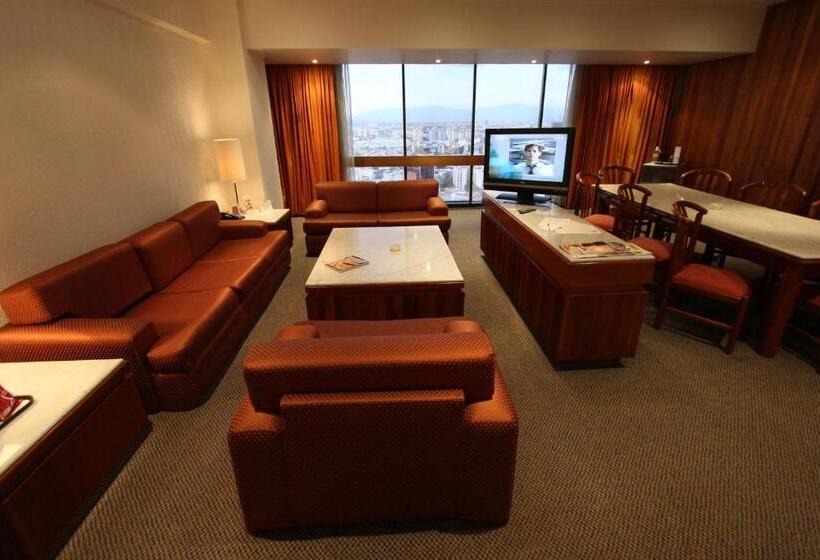 سوییت لوکس, Sevilla Palace