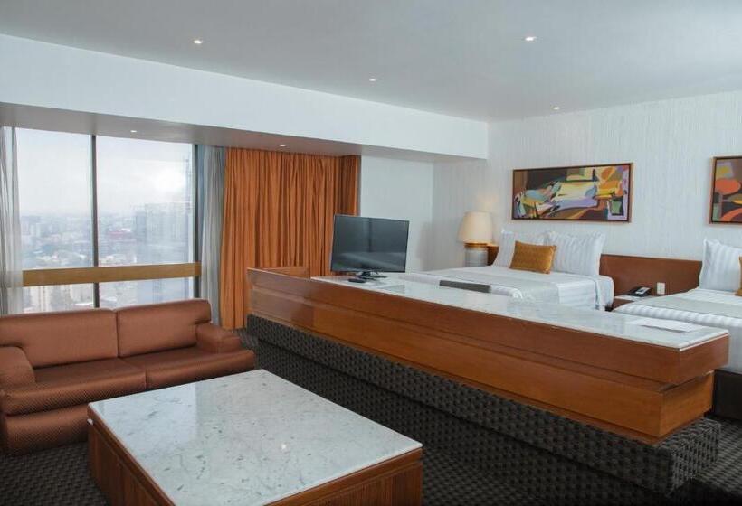 سوییت لوکس, Sevilla Palace