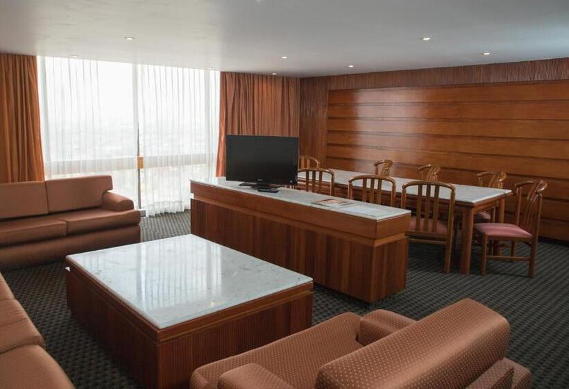 مجموعه ویستا شهر, Sevilla Palace