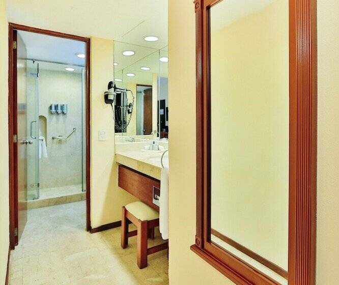 غرفة قياسية مطلّة علي البحر, Occidental Tucancun  All Inclusive