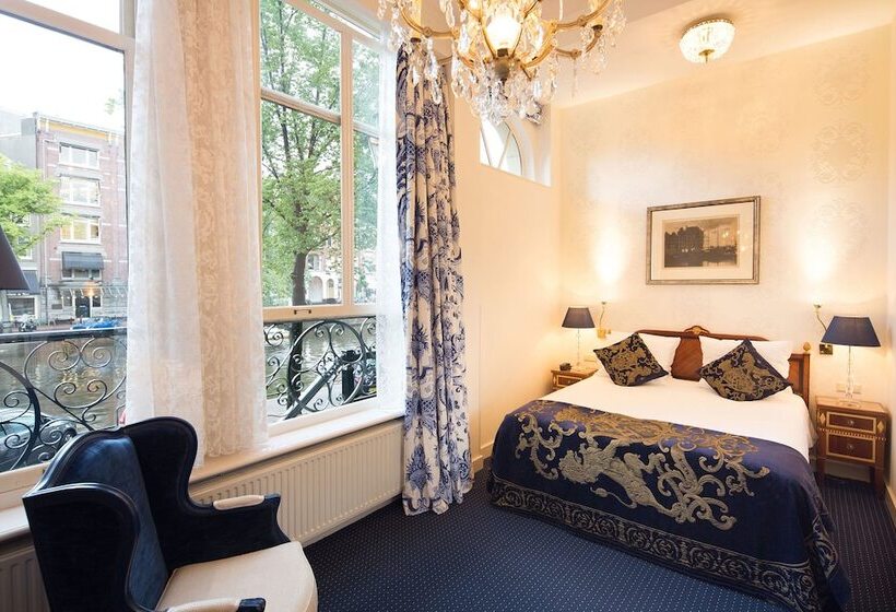 Deluxe Room with Views, Ambassade