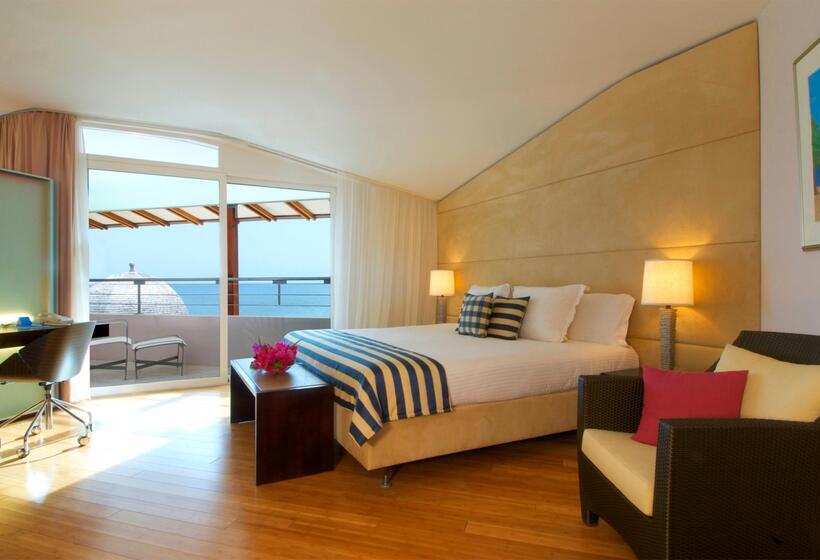 اتاق لوکس, Curacao Avila Beach