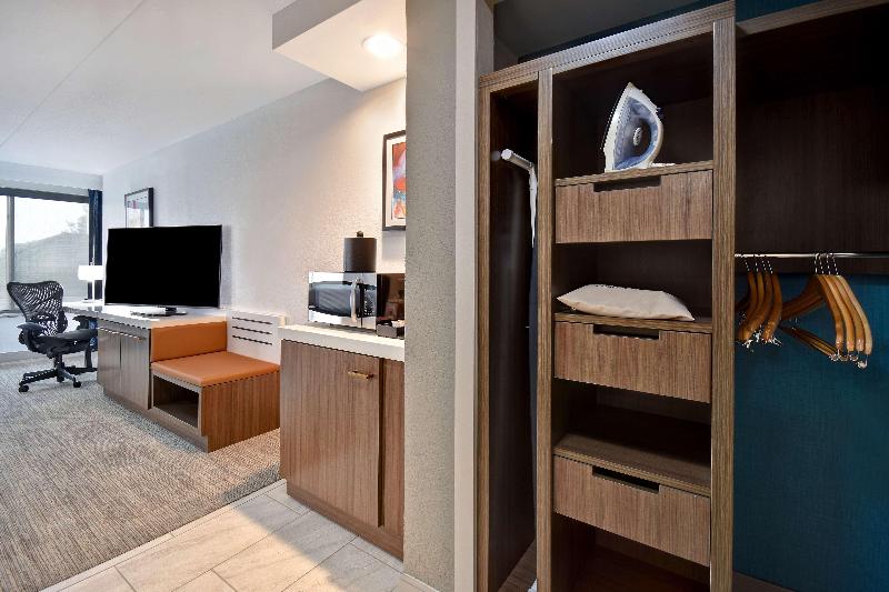 اتاق لوکس, Curacao Avila Beach