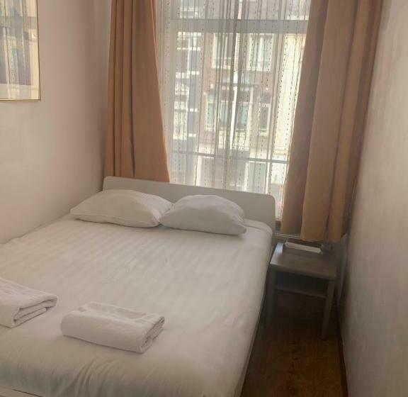 اتاق استاندارد با سرویس بهداشتی مشترک, Sphinx