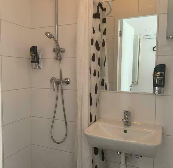 اتاق استاندارد با سرویس بهداشتی مشترک, Sphinx