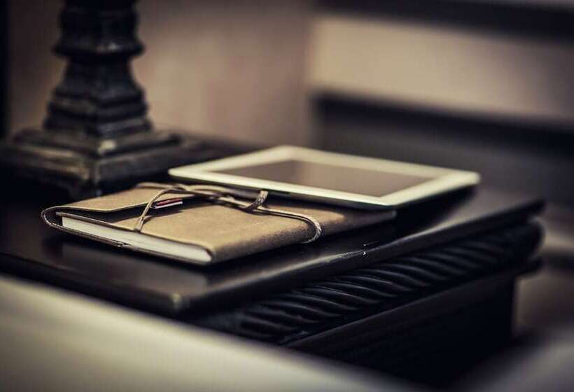 Suite, Carlton Oasis