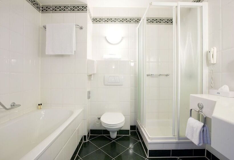 Deluxe Room, Carlton Oasis