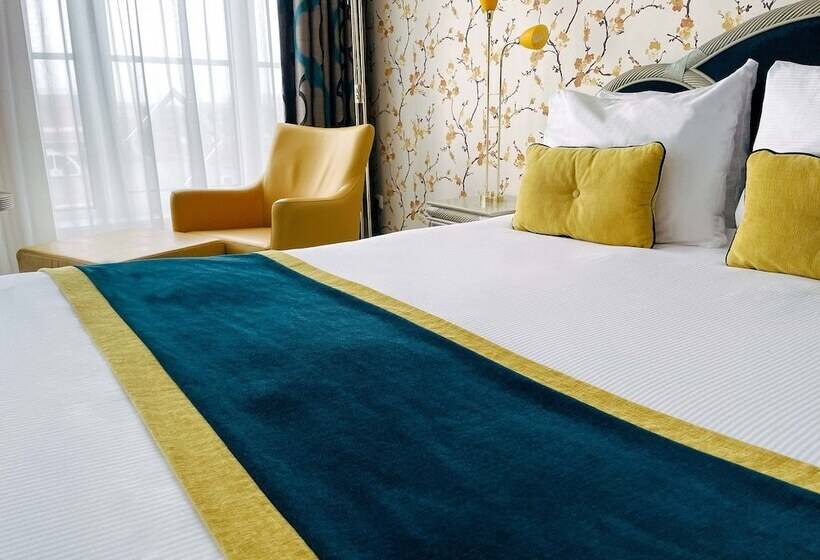 Deluxe Room, Carlton Oasis