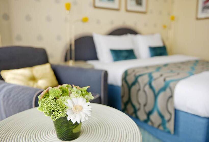 Deluxe Room, Carlton Oasis