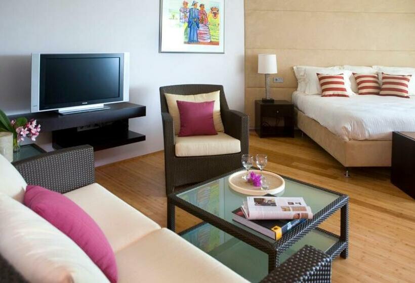 اتاق لوکس, Curacao Avila Beach