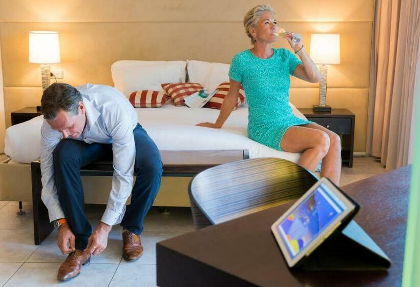 اتاق لوکس, Curacao Avila Beach