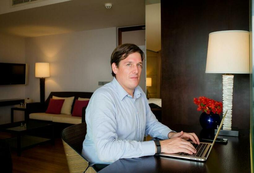 اتاق لوکس, Curacao Avila Beach