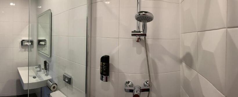 اتاق استاندارد سه نفره, De Looier