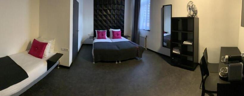 اتاق استاندارد سه نفره, De Looier